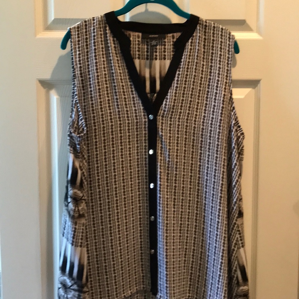 Brown &White Tunic top, high-low bottom.